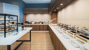 Breakfast, lunch and dinner served - Holiday Inn Los Angeles Gateway - Torrance by IHG (Torrance)
