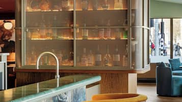 Bar (in der Unterkunft)