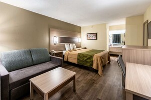 Tabla de planchar con plancha, wifi gratis y ropa de cama 