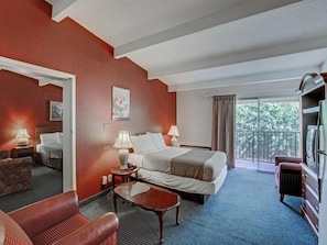 Desk, laptop workspace, blackout curtains, iron/ironing board - Red Carpet Inn (Cedar Knolls)