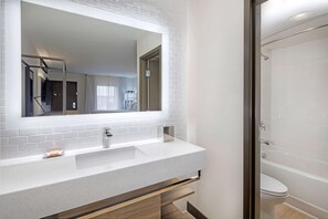Ensemble douche/baignoire, baignoire relaxante profonde
