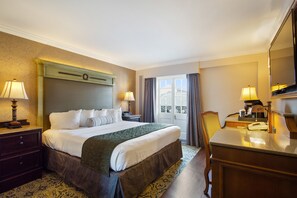 In-room safe, desk, iron/ironing board, free WiFi - Hotel St. Marie (New Orleans)