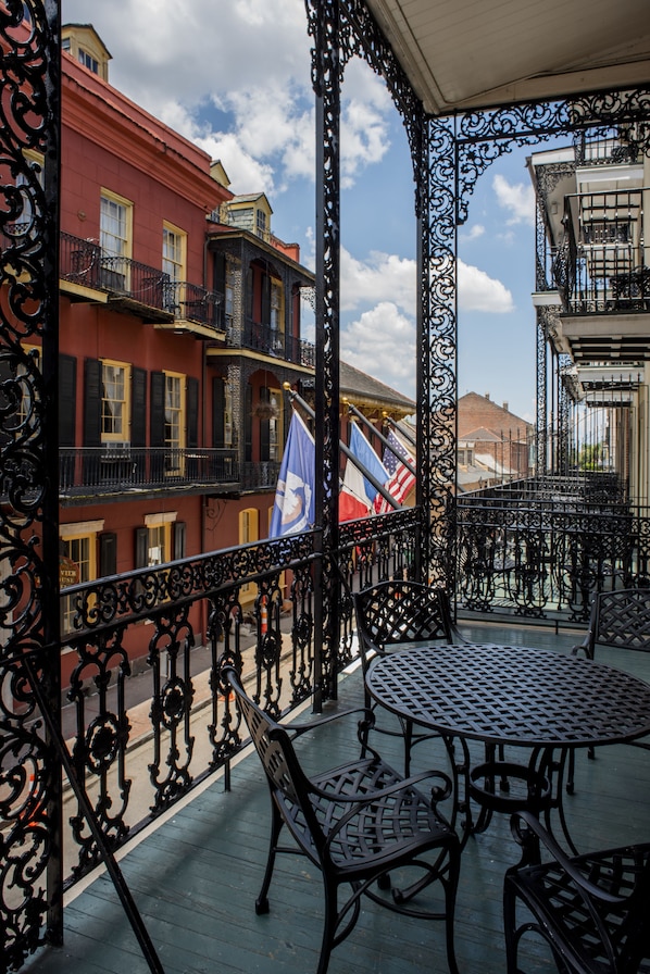 Zimmer, 2 Queen-Betten, Balkon, Stadtblick