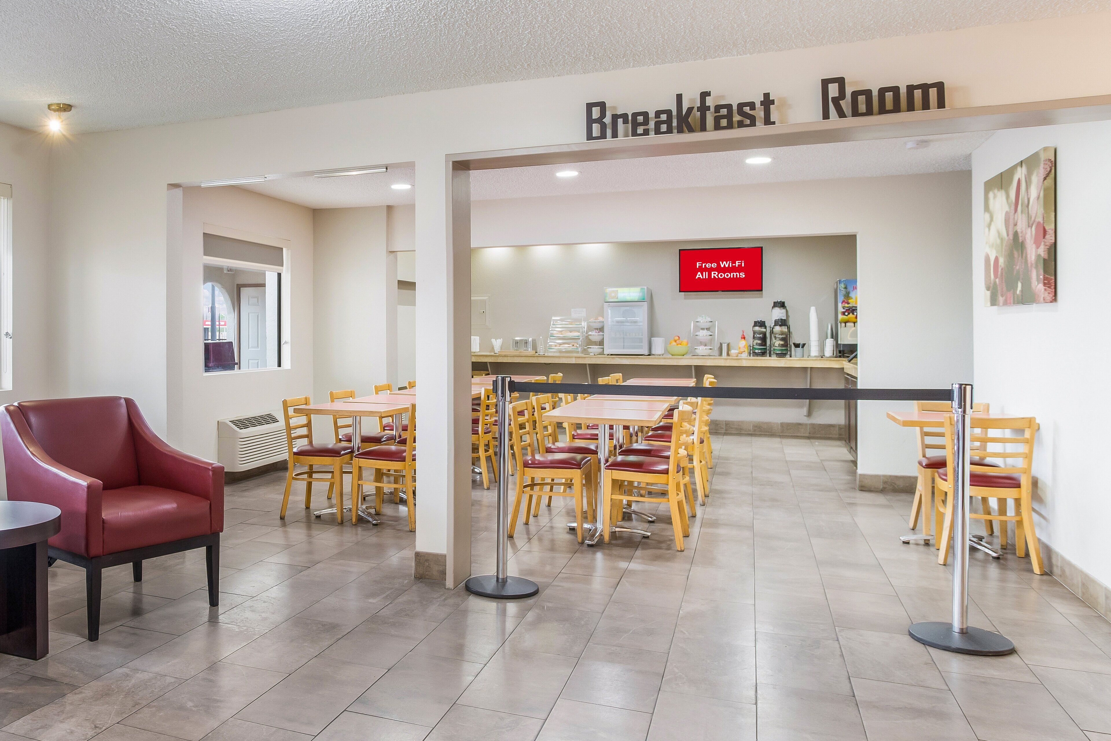 Free daily continental breakfast