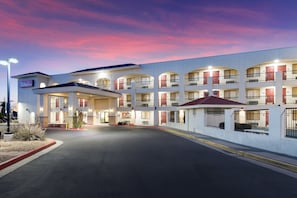 Exterior - Red Roof Inn Albuquerque - Midtown (Albuquerque)