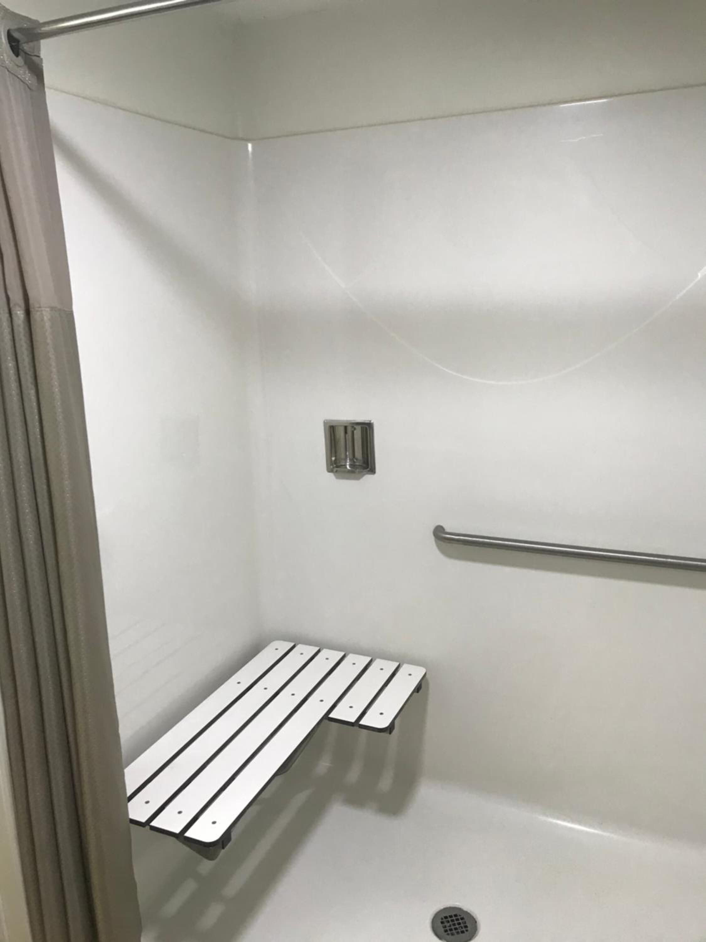 Chuveiro/banheira combinados, chuveiro com efeito de chuva