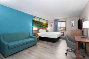 Studio Suite, 1 King Bed, Non Smoking | Individually decorated, individually furnished, desk, blackout drapes