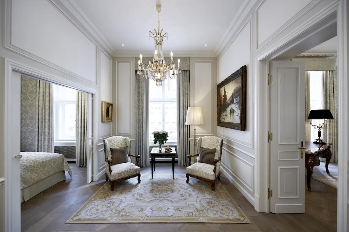 signature suite terrace | hypo-allergenic bedding, down duvets, free minibar items, in-room safe