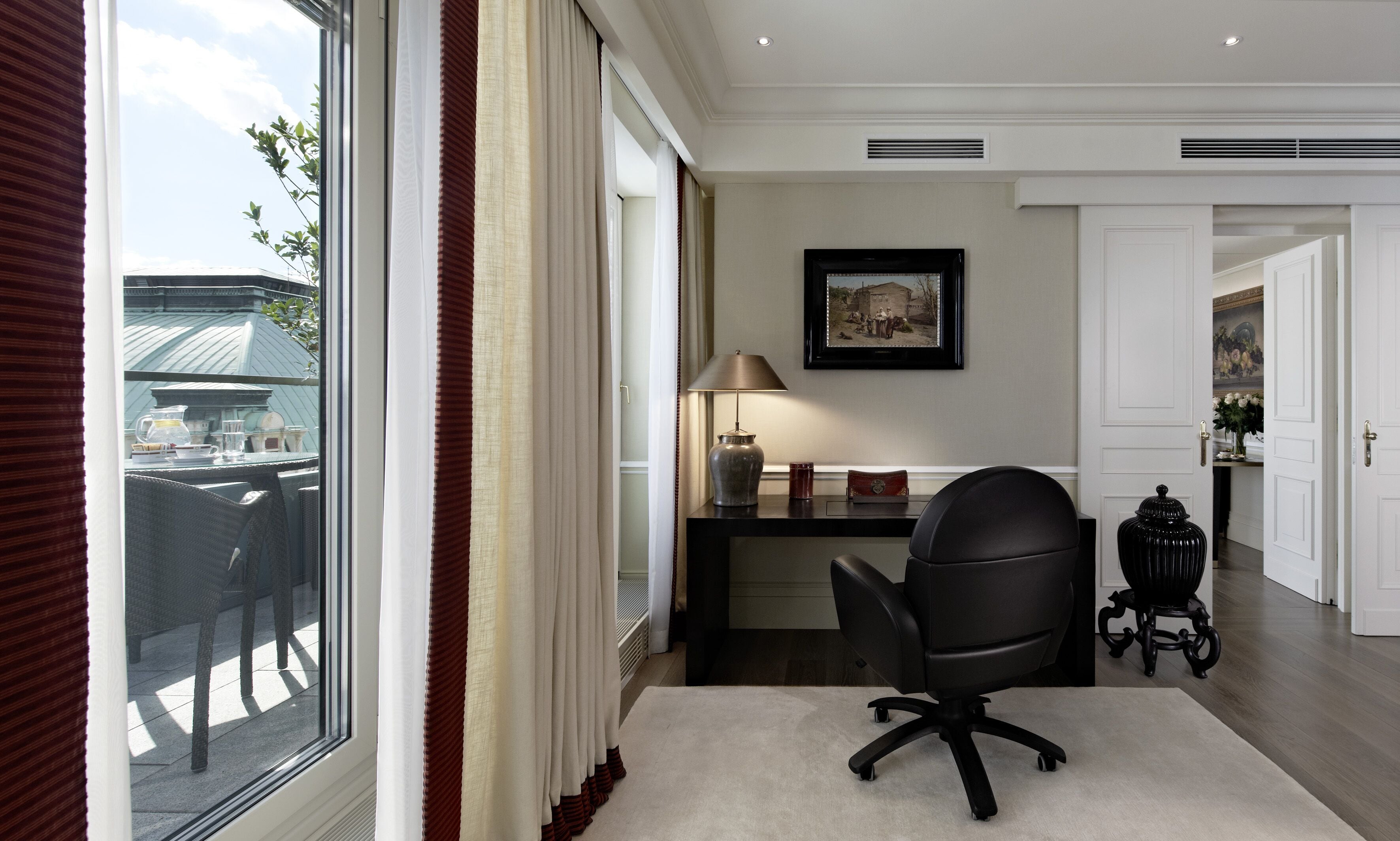 grand signature suite | living area | tv, dvd player, ipod dock