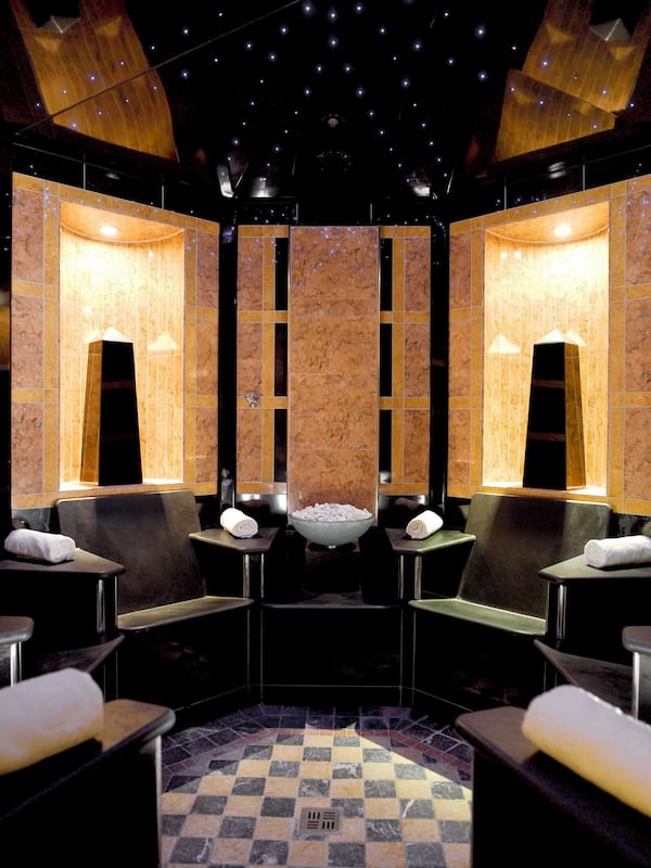 Couples treatment rooms, sauna, steam room, body treatments