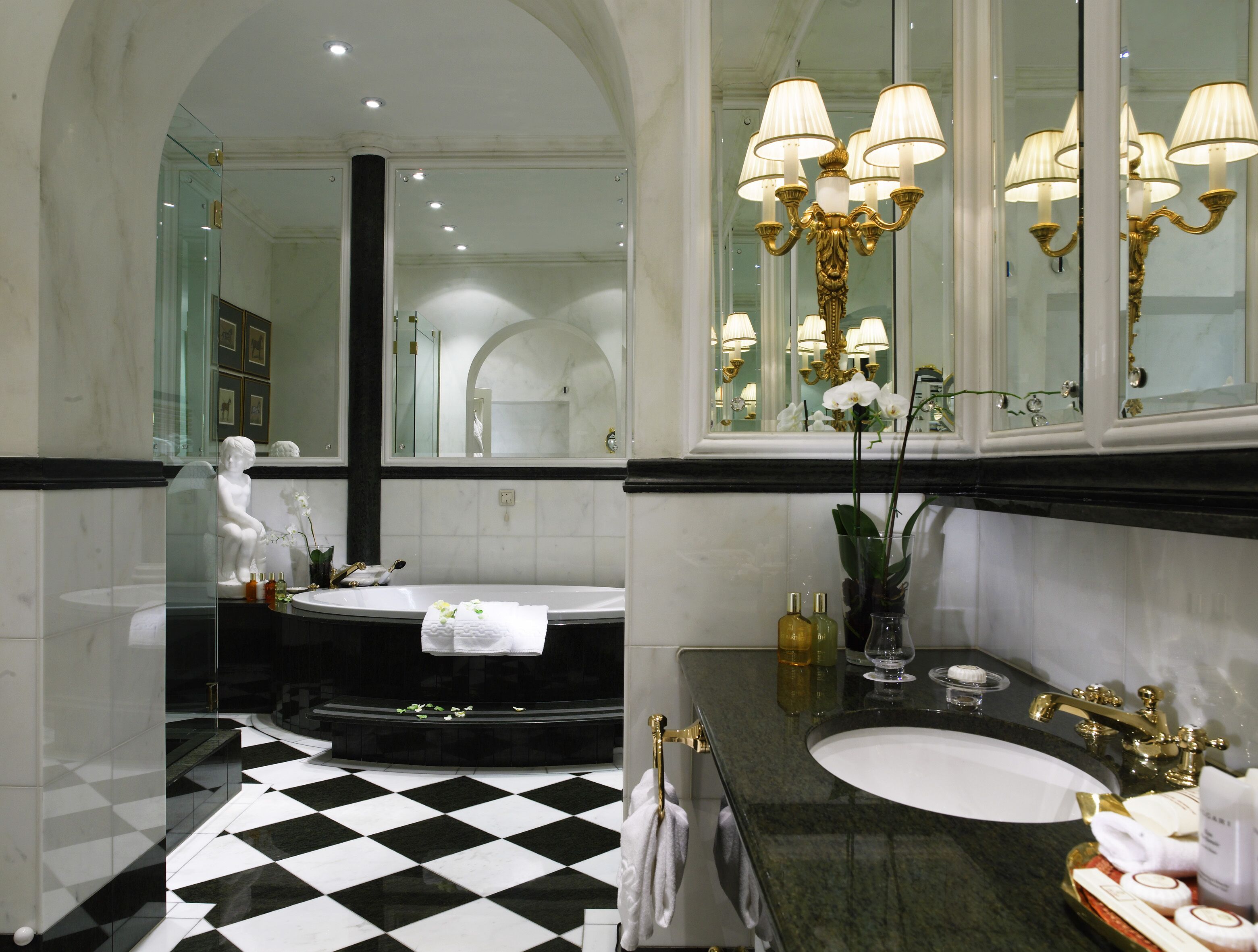 Hypo-allergenic bedding, down comforters, free minibar items