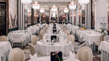 Morgenmadsbuffet hver dag (62.50 EUR pr. person)