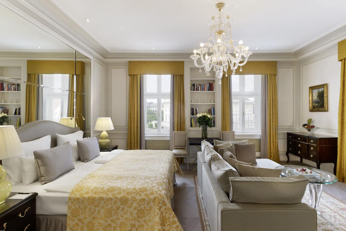 Hypo-allergenic bedding, down comforters, free minibar items