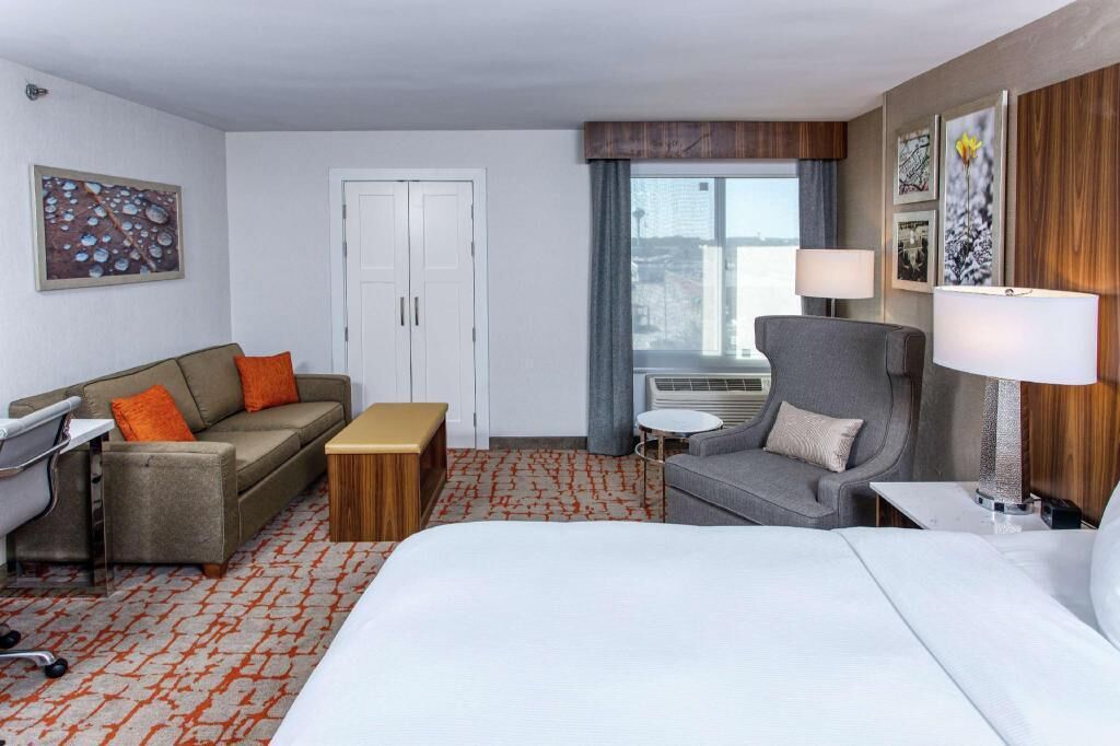 Down comforters, in-room safe, desk, laptop workspace
