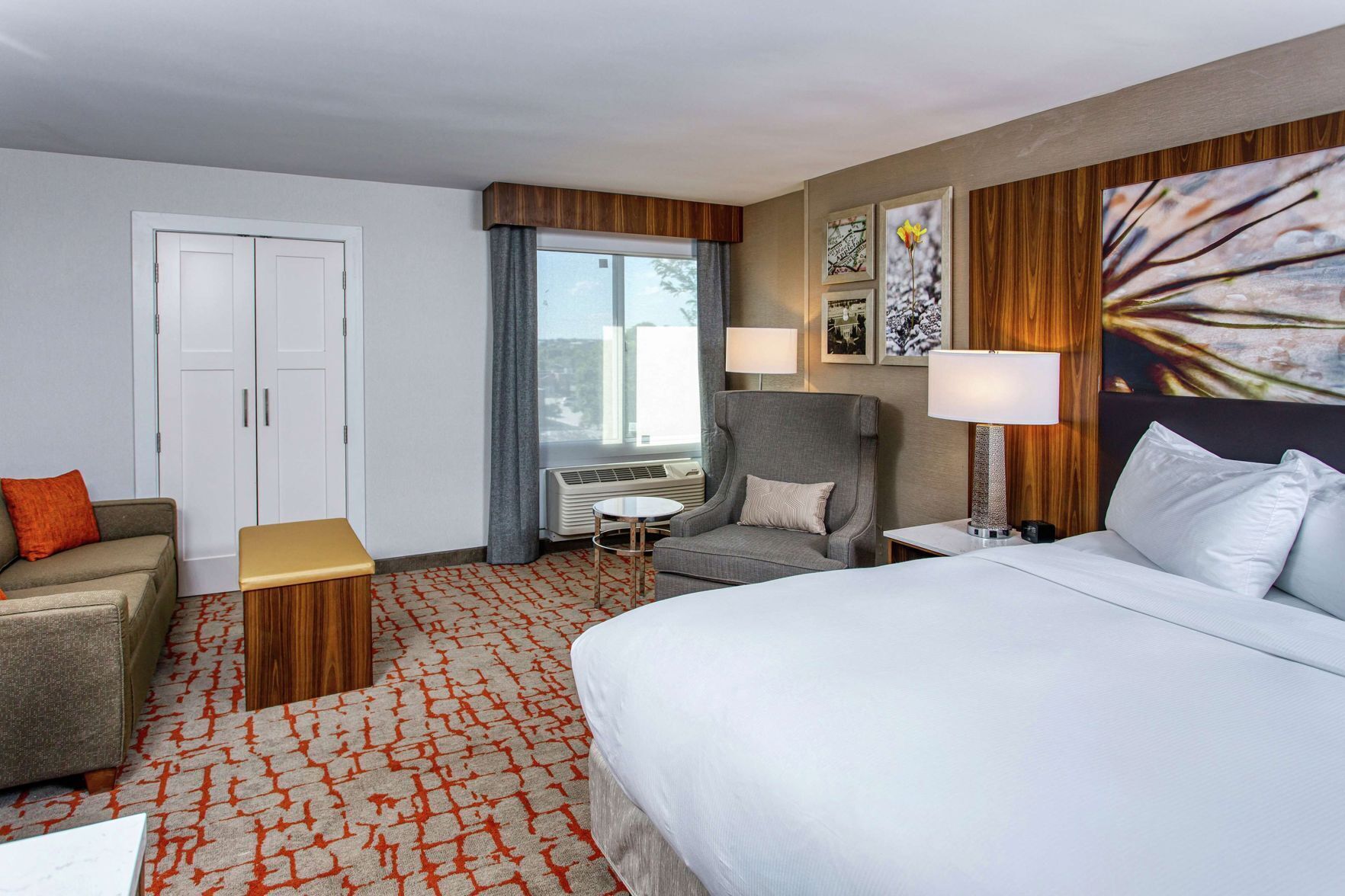 Down comforters, in-room safe, desk, laptop workspace