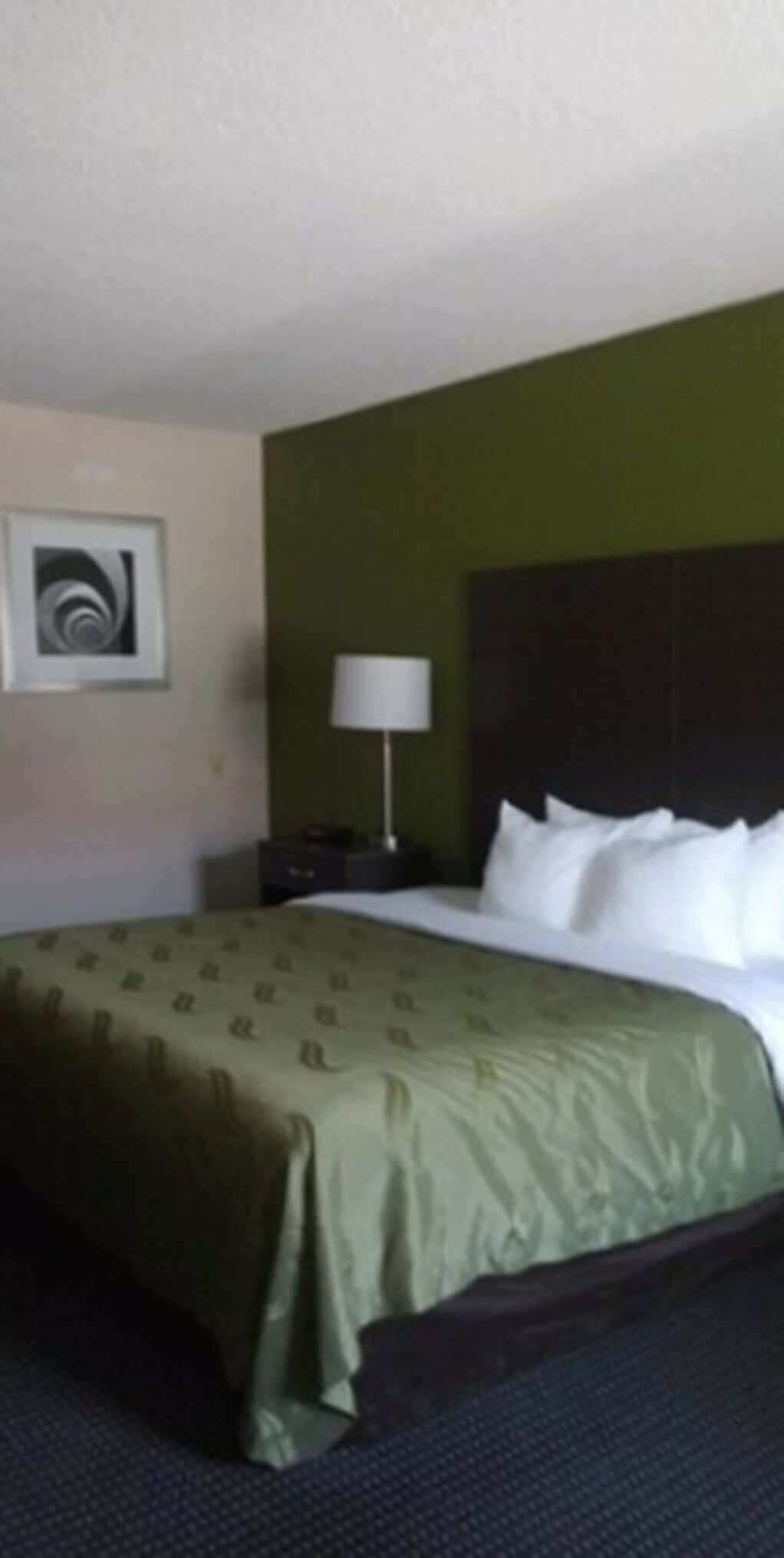 Premium bedding, in-room safe, individually decorated