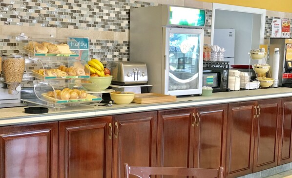 Free daily buffet breakfast