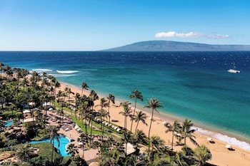 Hotel room view looking out at The Westin Maui Resort & Spa, Kaanapali