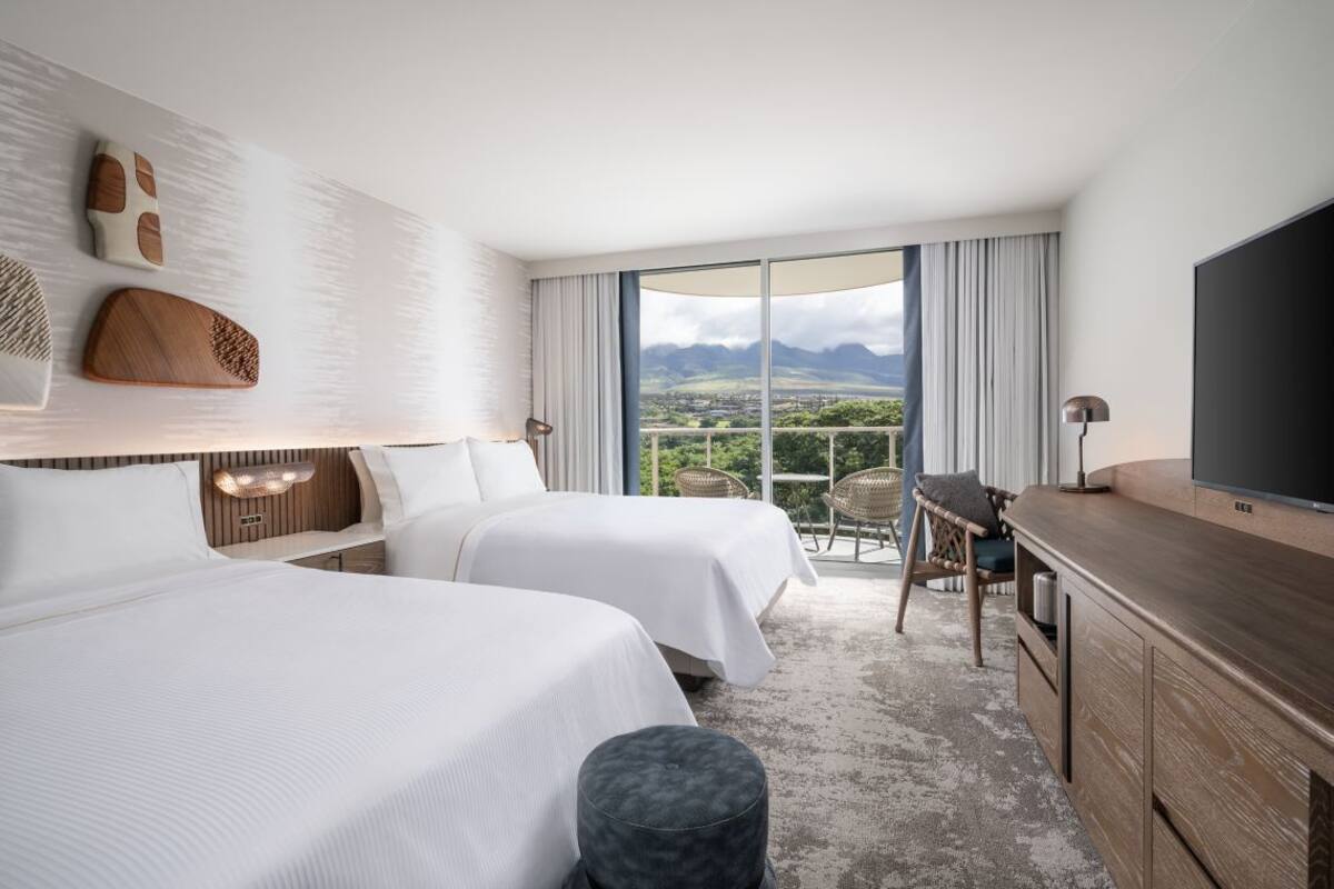 Habitación, 2 camas de matrimonio, vistas al complejo turístico (Kukahi) | Colchones con acolchado adicional, caja fuerte, escritorio