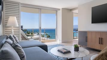Suite – club, 1 soverom, Club Lounge-tilgang, havutsikt (Hokupa'a Tower, Luxury Suite) | Oppholdsrom | En 42-tommers LED-TV med kabel-kanaler samt TV og iPod-dokkingstasjon