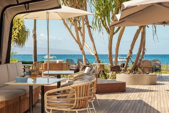 On the beach, beach cabanas, sun loungers, beach umbrellas at The Westin Maui Resort & Spa, Kaanapali