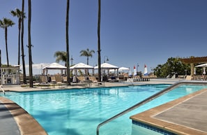 3 outdoor pools, pool umbrellas, sun loungers