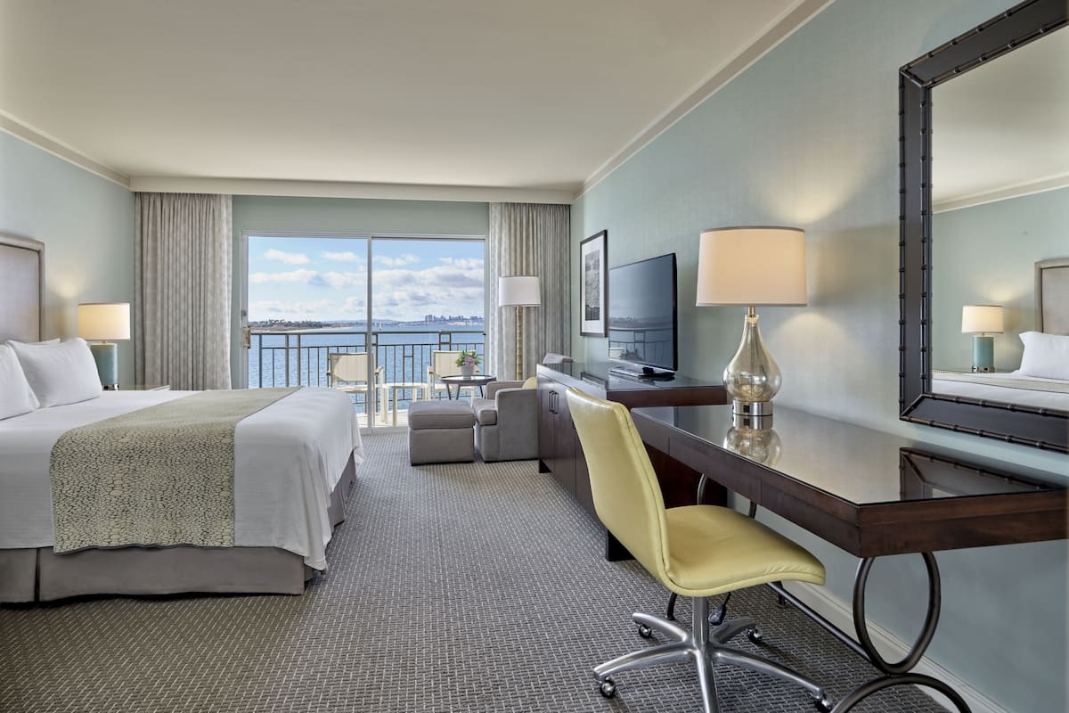 Room, 1 King Bed (Coastal View)