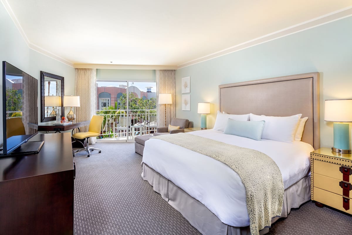 Frette Italian sheets, premium bedding, down duvets, pillow-top beds