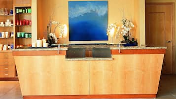 Couples treatment room(s), sauna, hot tub, steam room, body treatments