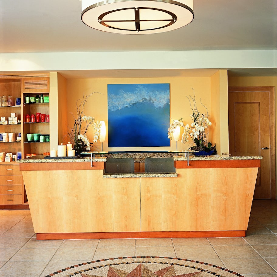 Couples treatment rooms, sauna, hot tub, steam room, body treatments