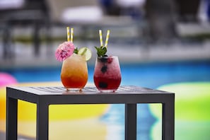 3 outdoor pools, pool umbrellas, sun loungers