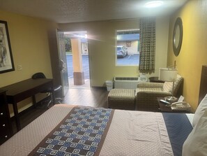 Habitación básica | Escritorio, wifi gratis, ropa de cama