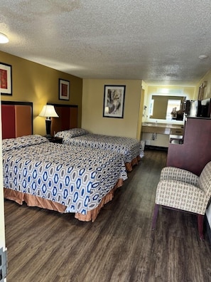 1 bedroom, desk, free WiFi, bed sheets