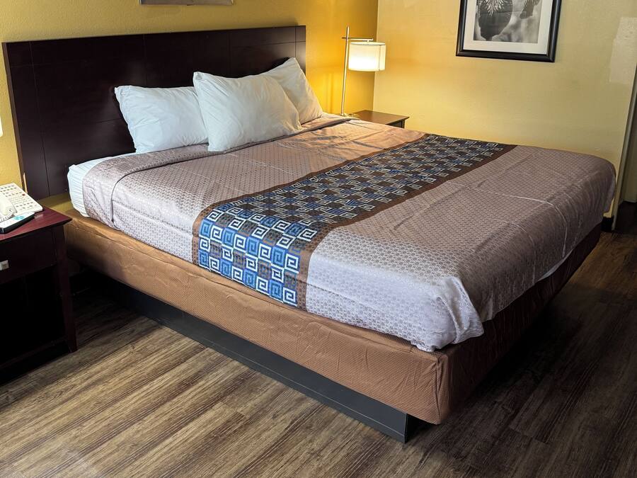 Habitación básica | Escritorio, wifi gratis, ropa de cama