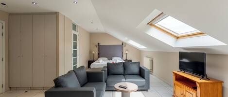 Suite | In-room safe, desk, cribs/infant beds, free WiFi