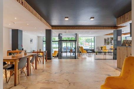 Lobby sitting area. Sleep & Go Brussels South