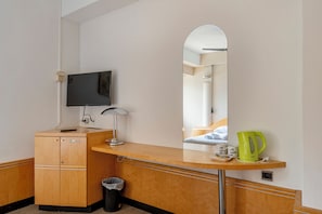 Executive Room Double with daily cleaning | TV
