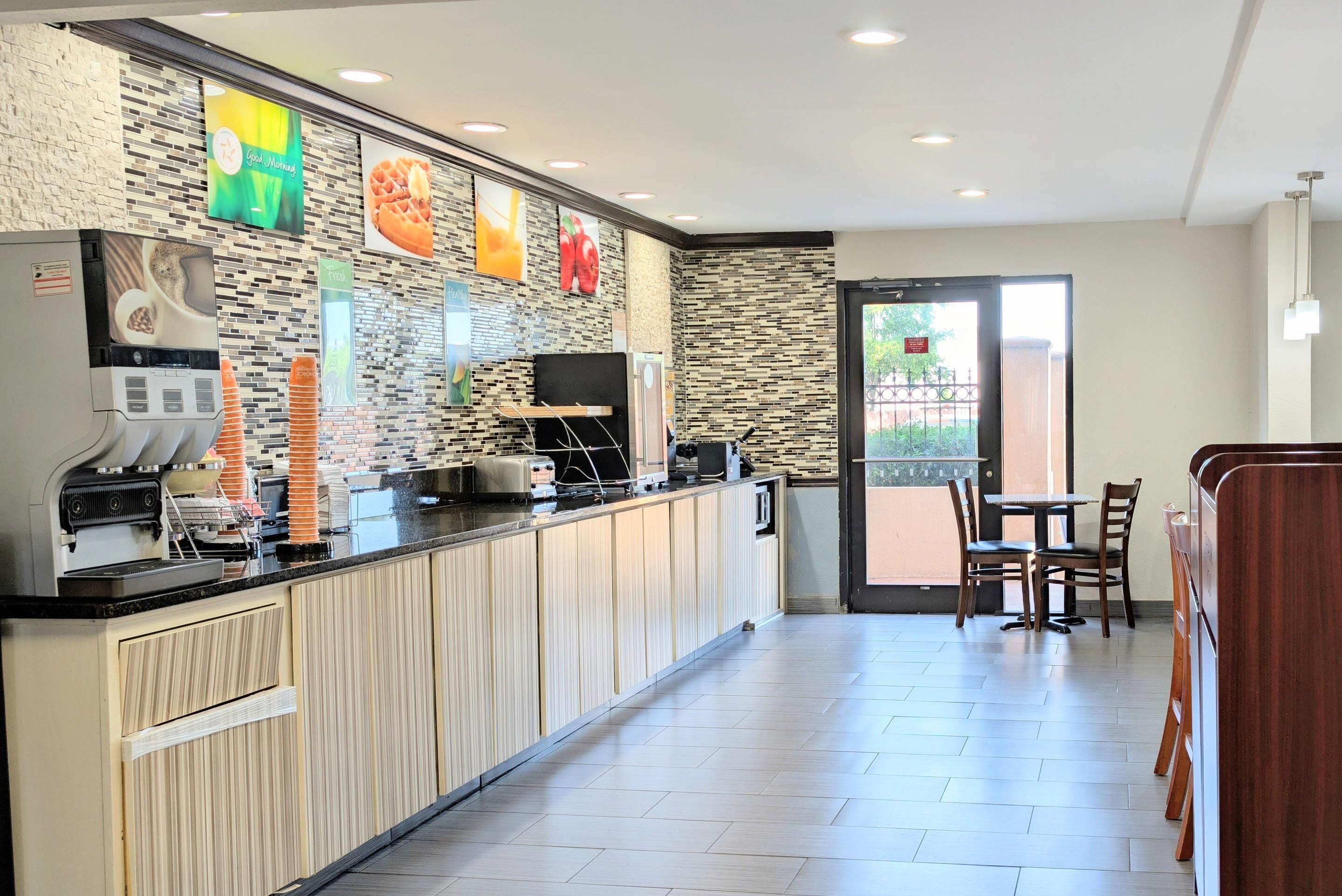 Free daily continental breakfast