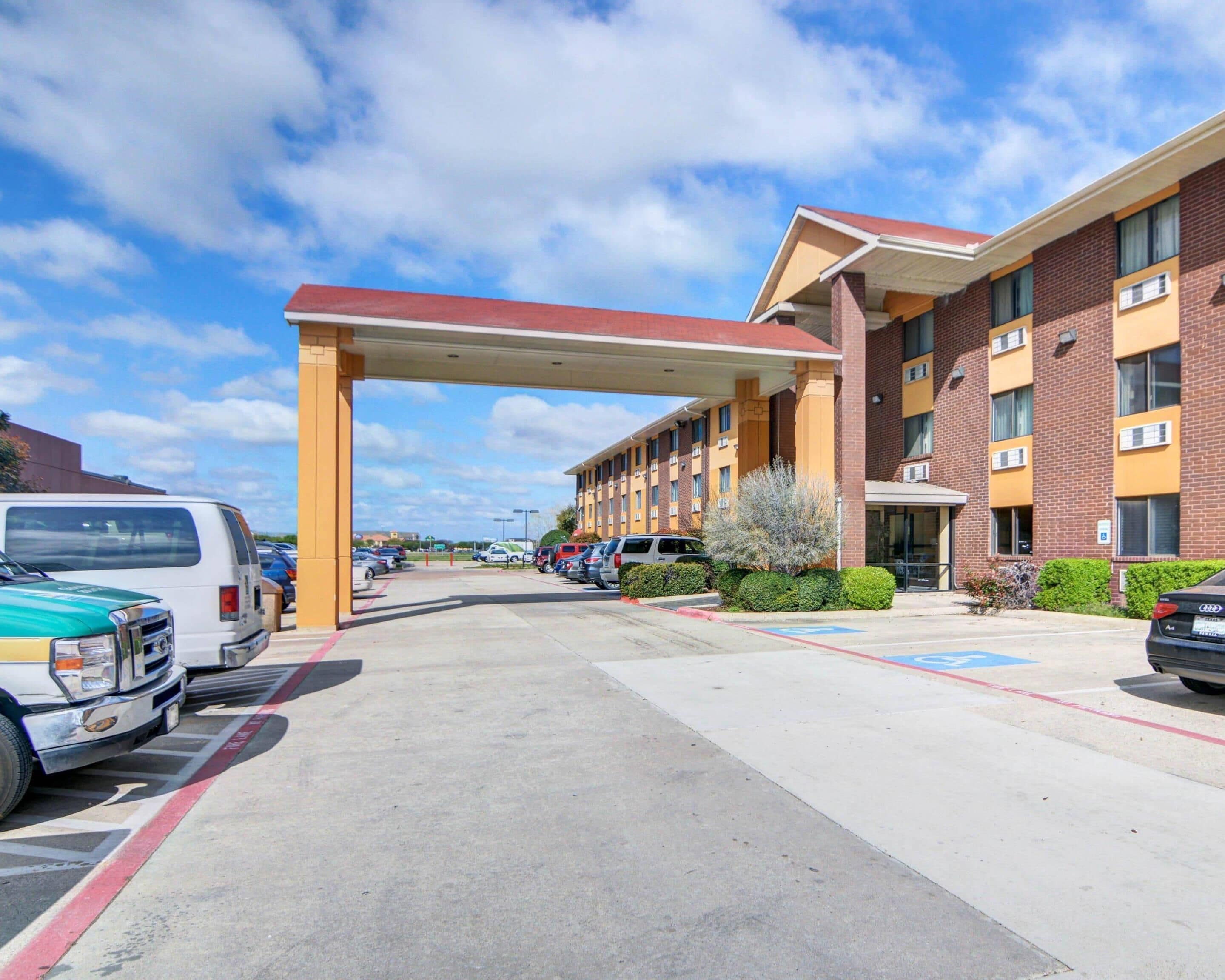 Photo - Quality Inn DFW Airport North - Irving