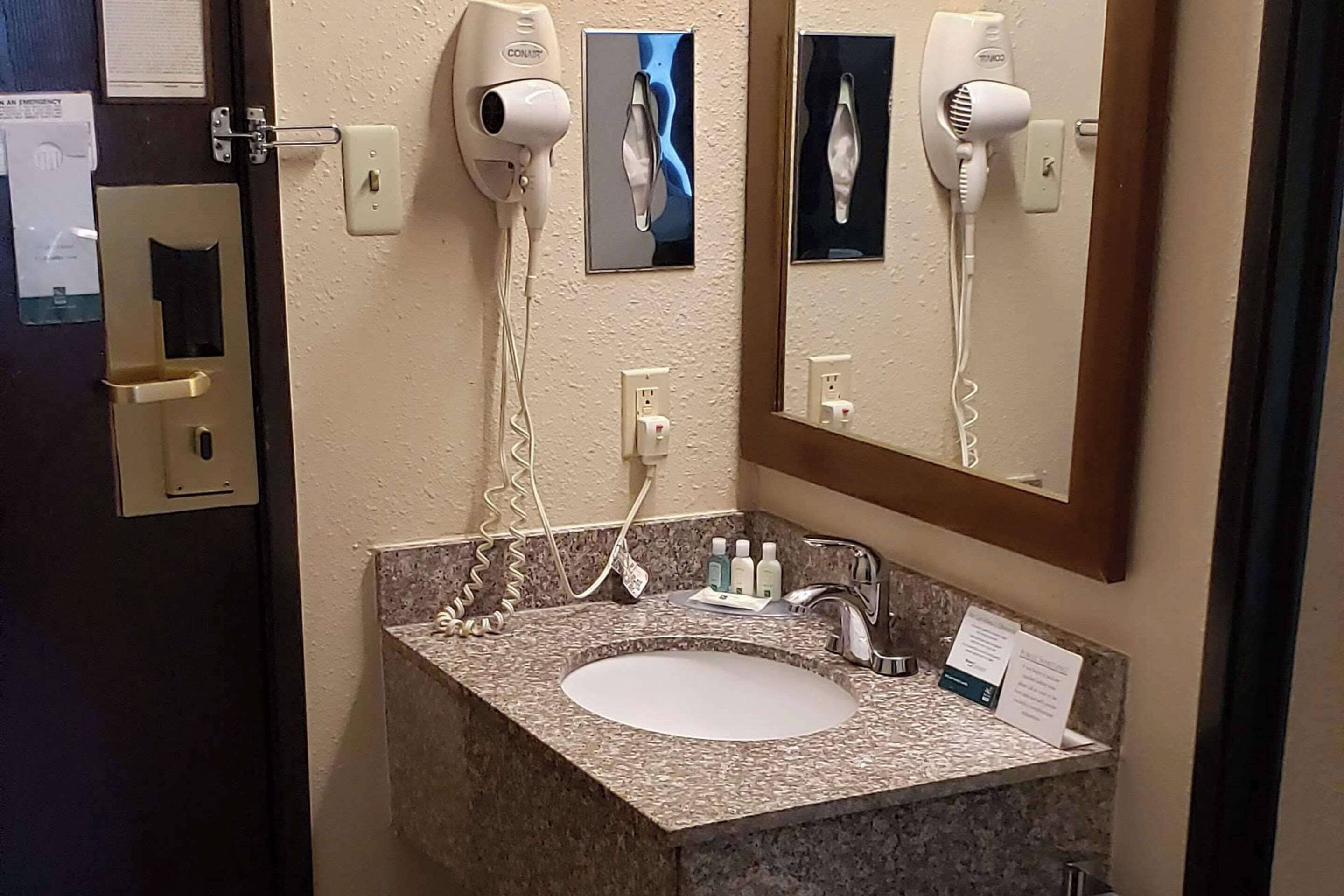 in-room safe, desk, laptop workspace, iron/ironing board