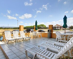Piscine extérieure (ouverte en saison)