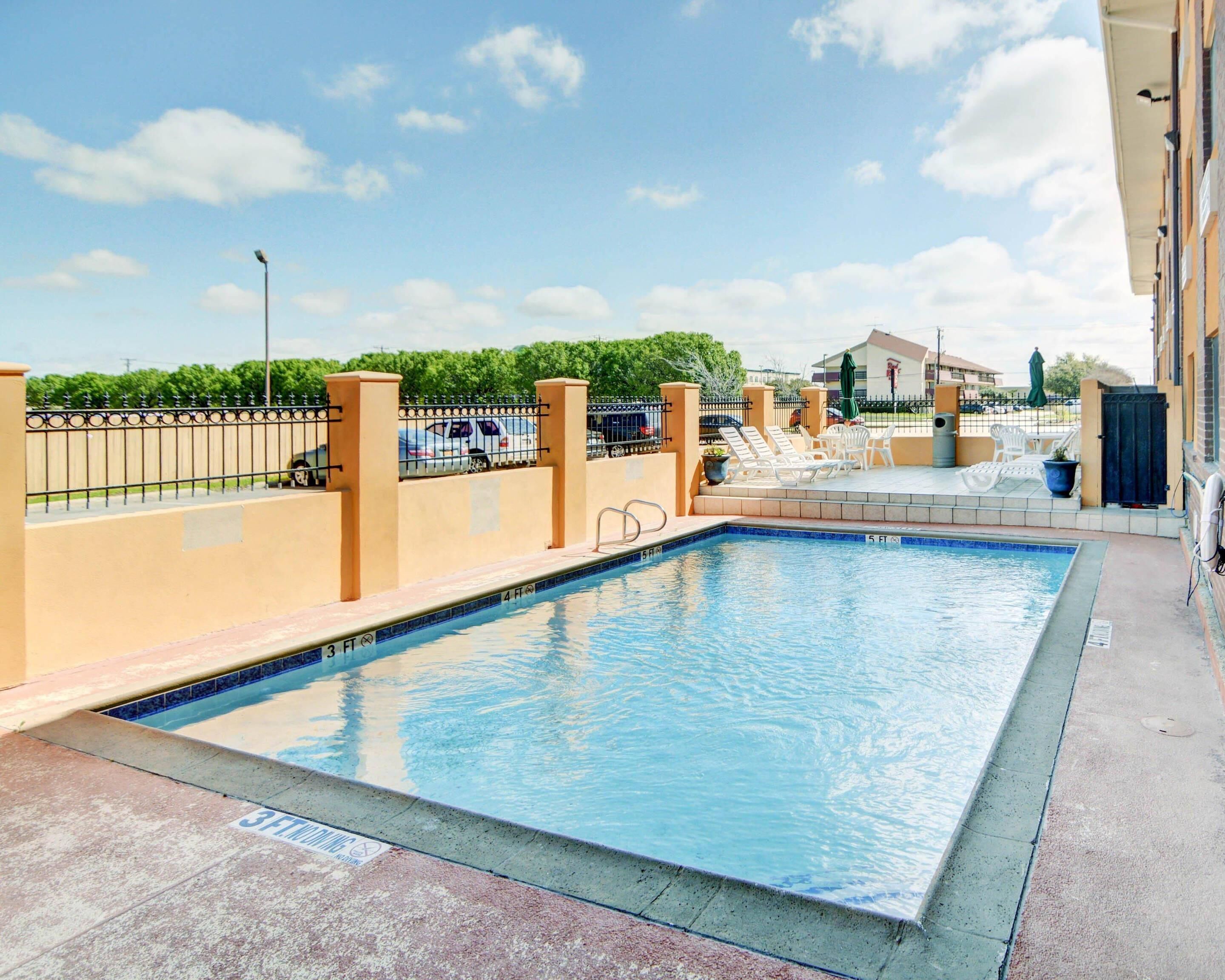 Piscina externa sazonal