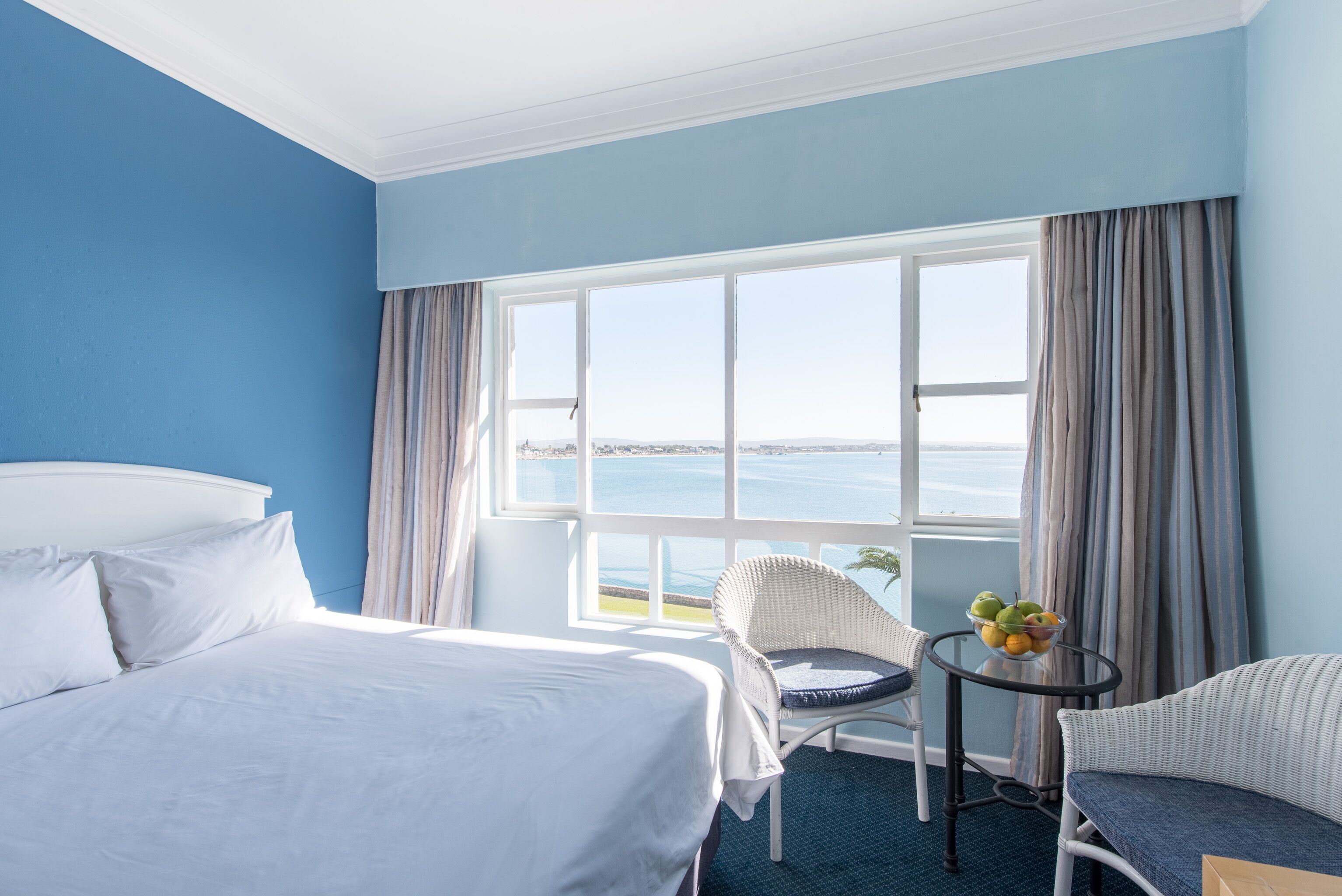 family room, sea view | beach/ocean view