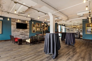 Bar (on property) - Delta Hotels by Marriott Nashville Airport (Nashville)