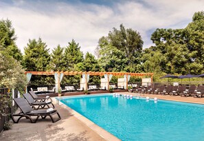 Seasonal outdoor pool