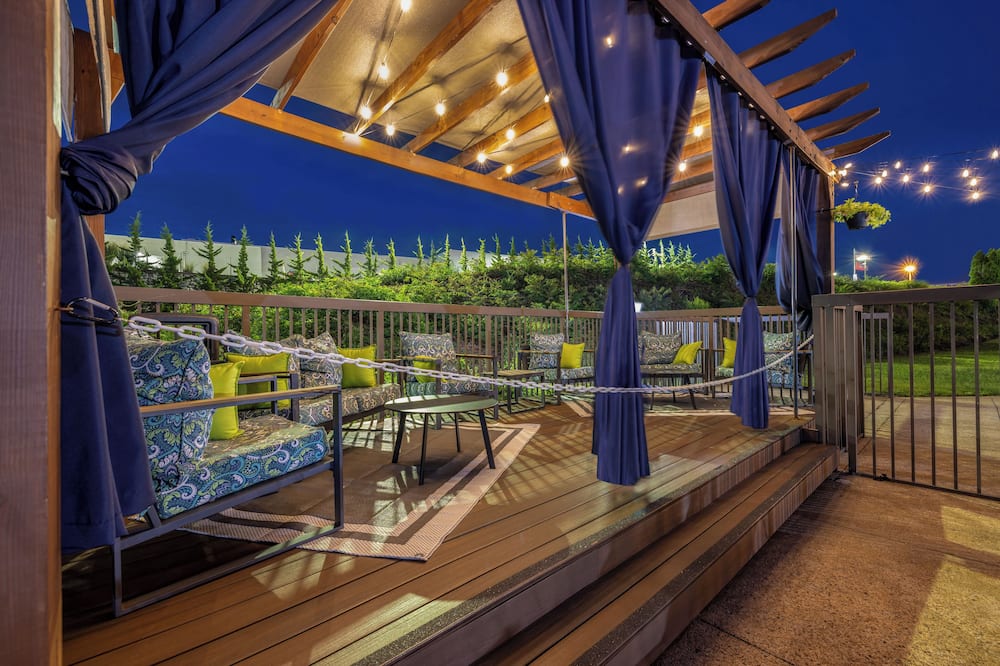 Delta Hotels by Marriott Nashville Airport