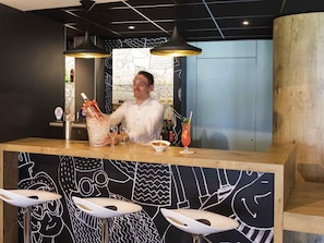 Unclassified image, 4 of 47, button - ibis Montbeliard (Montbeliard)