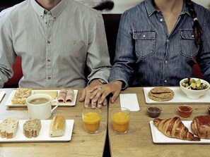 Breakfast, lunch and dinner served - ibis Montbeliard (Montbeliard)