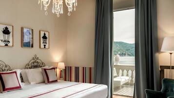 Frette Italian sheets, premium bedding, down duvets, minibar
