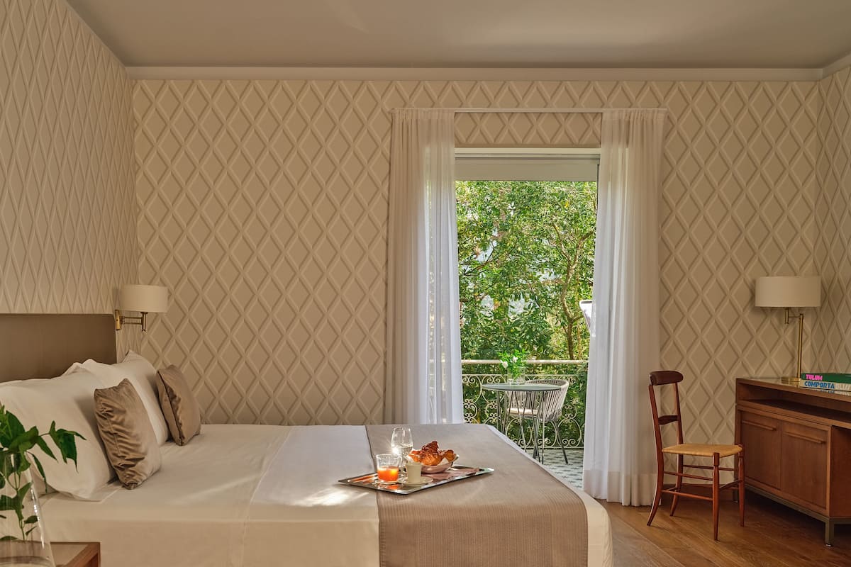 Junior Cottage, Balcony, Park View | Frette Italian sheets, premium bedding, minibar, in-room safe